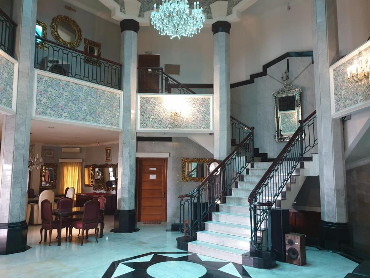 Arimbi Pejaten Suites Jakarta Exteriör bild