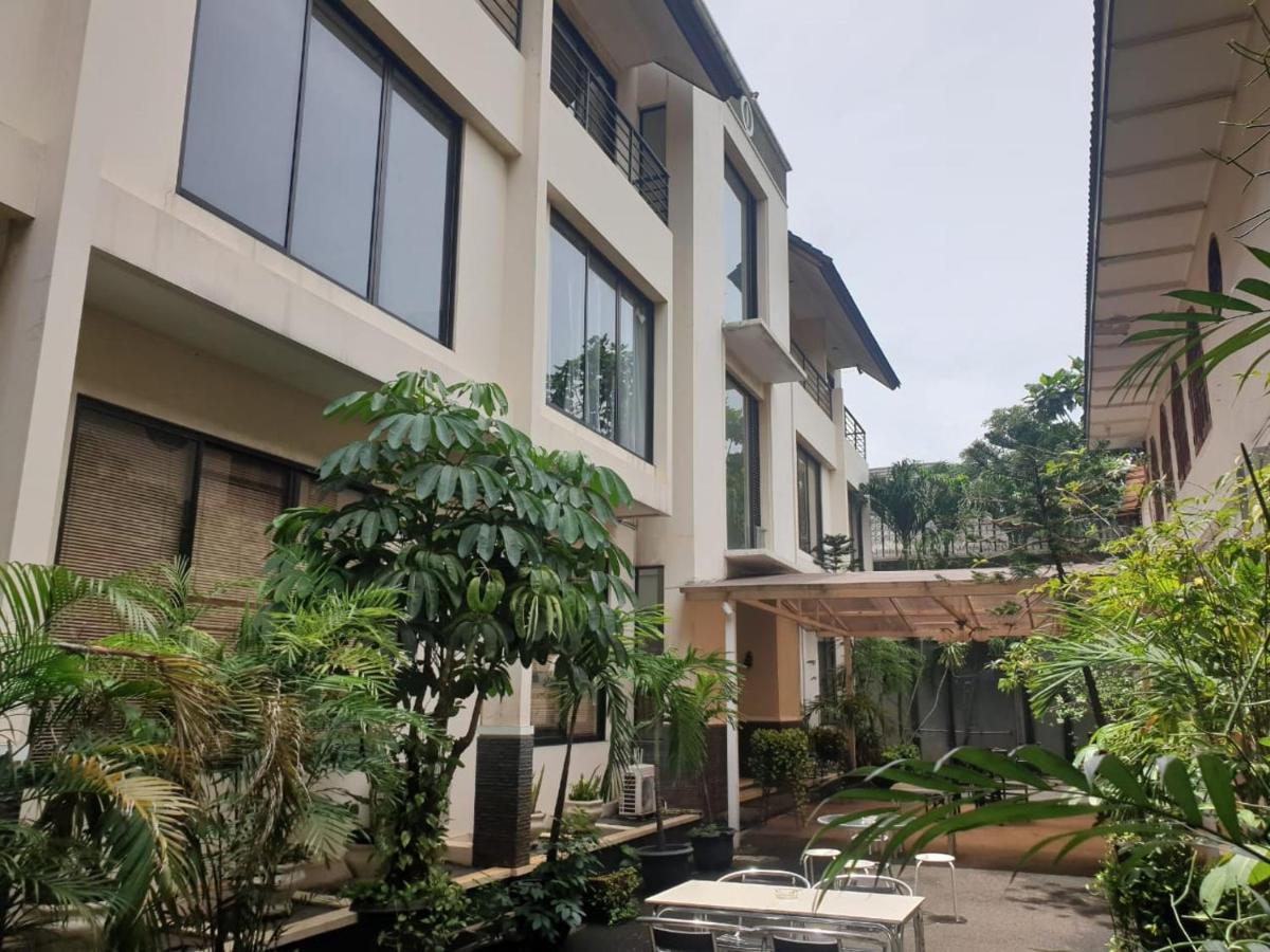 Arimbi Pejaten Suites Jakarta Exteriör bild