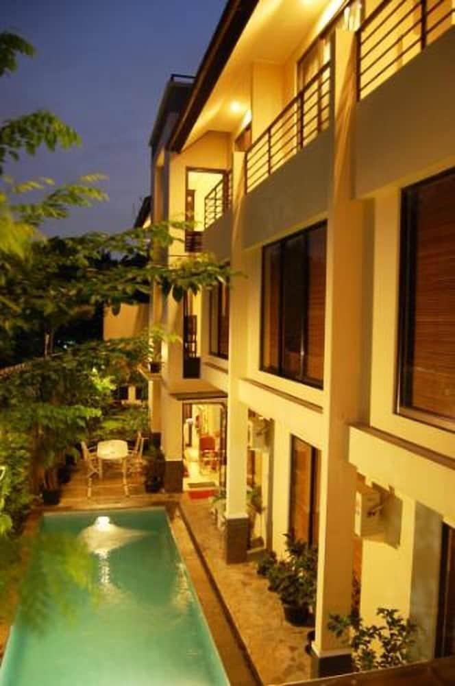 Arimbi Pejaten Suites Jakarta Exteriör bild