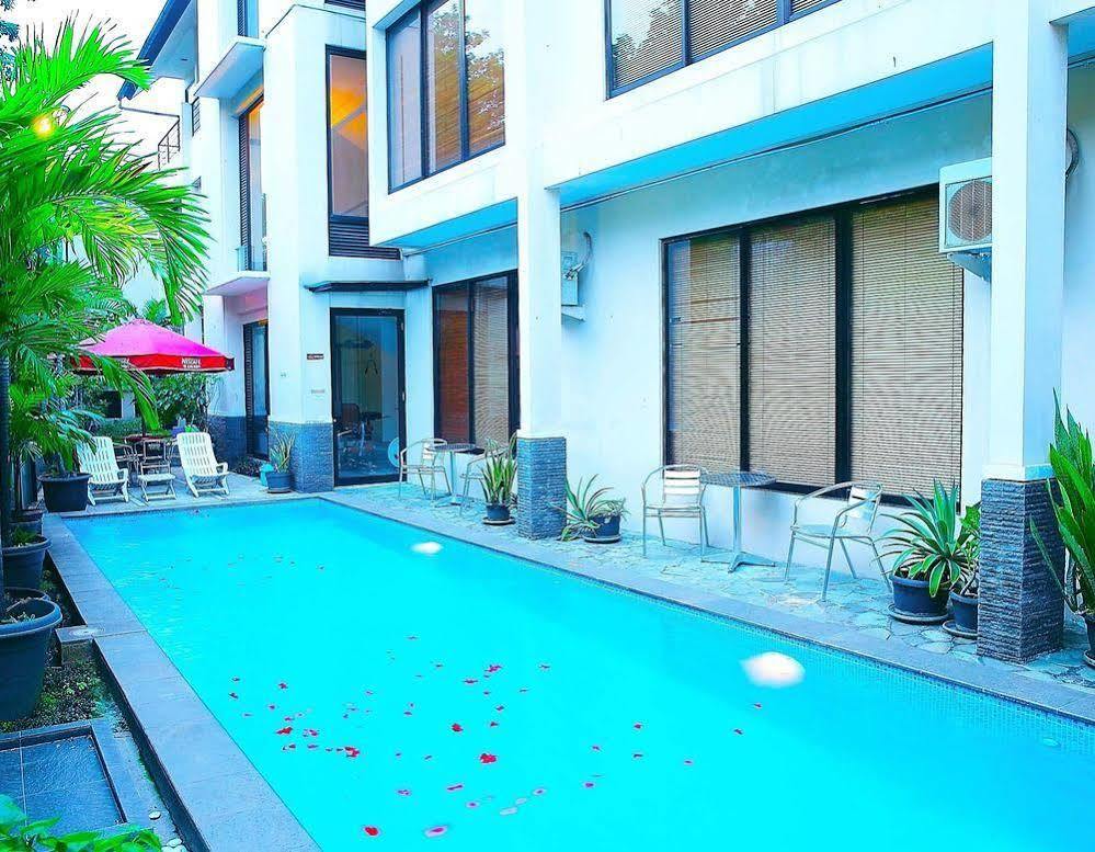 Arimbi Pejaten Suites Jakarta Exteriör bild