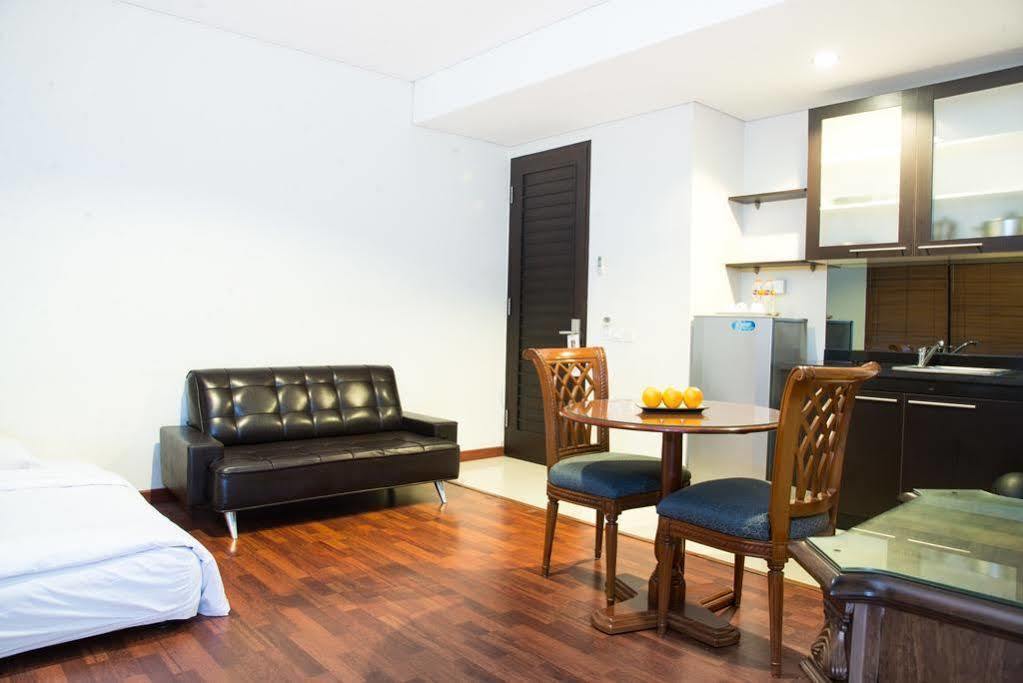 Arimbi Pejaten Suites Jakarta Exteriör bild