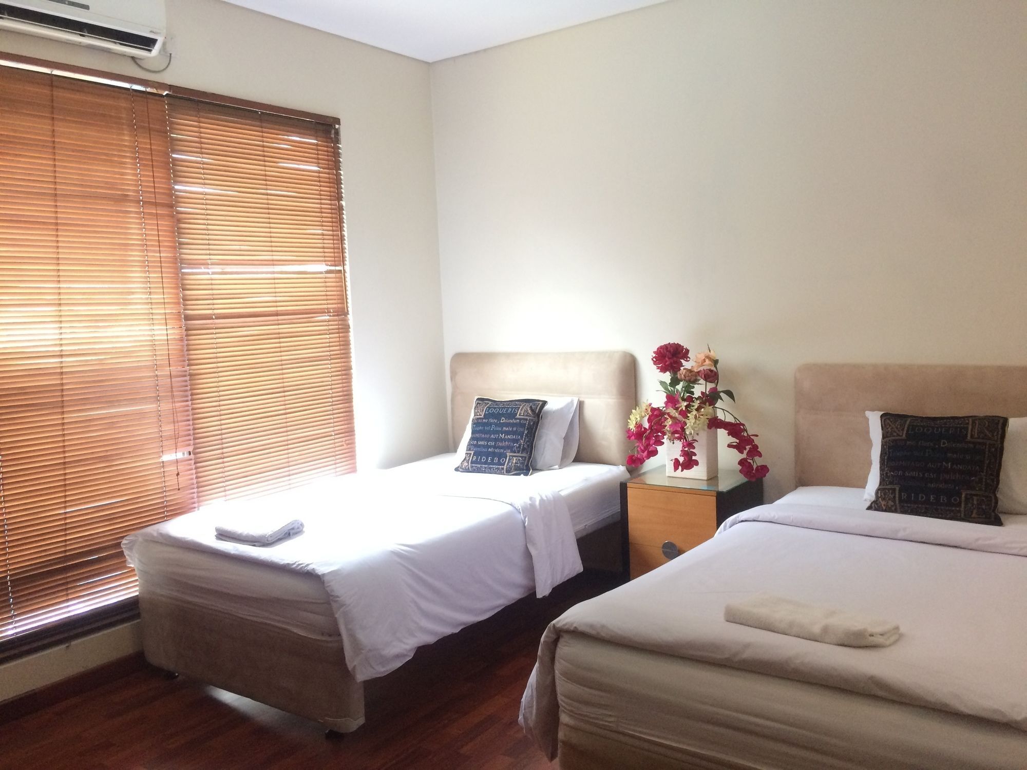 Arimbi Pejaten Suites Jakarta Exteriör bild