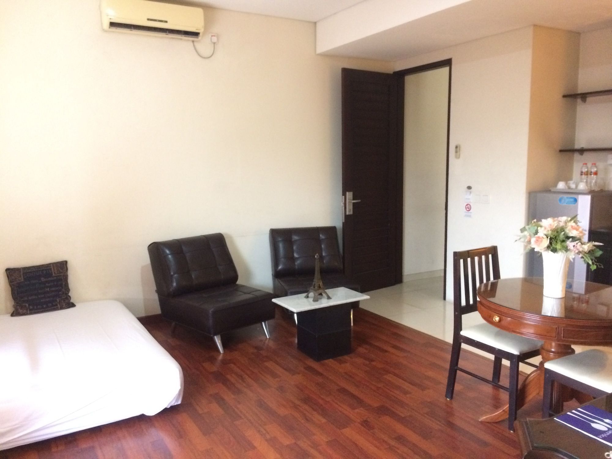Arimbi Pejaten Suites Jakarta Exteriör bild